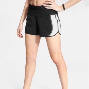 Athleta High Rise Acceleration Short size small